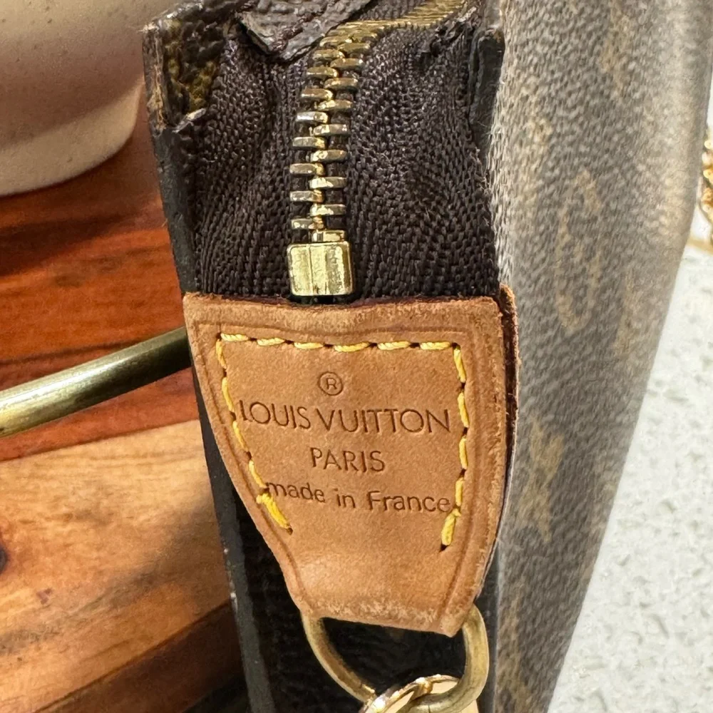 SOLD 🛑 Louis Vuitton LV Authentic Vintage Pouch - Picture 2 of 8